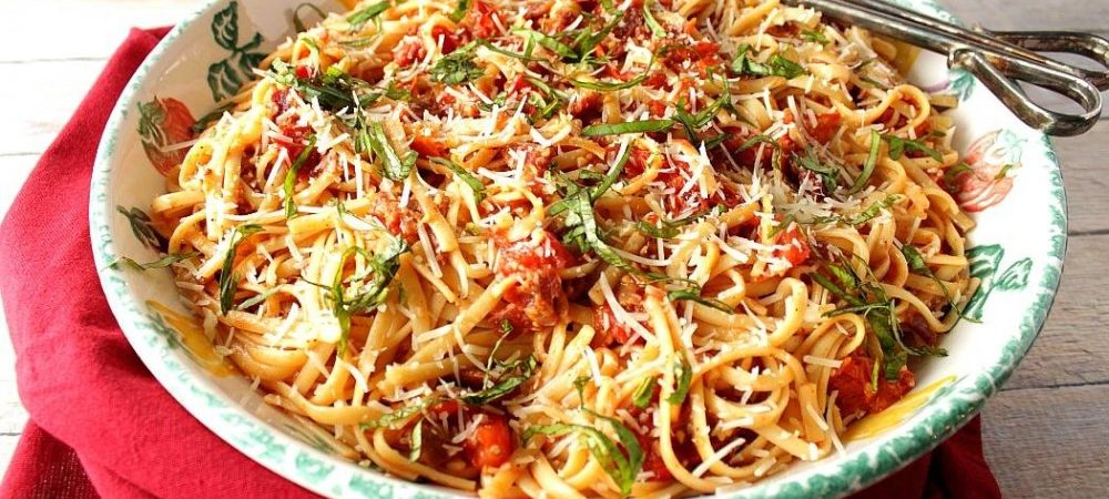 Bacon basil tomato pasta