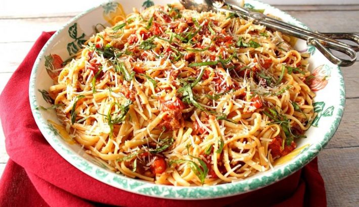 Bacon basil tomato pasta