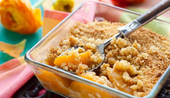 Peach crumble pie