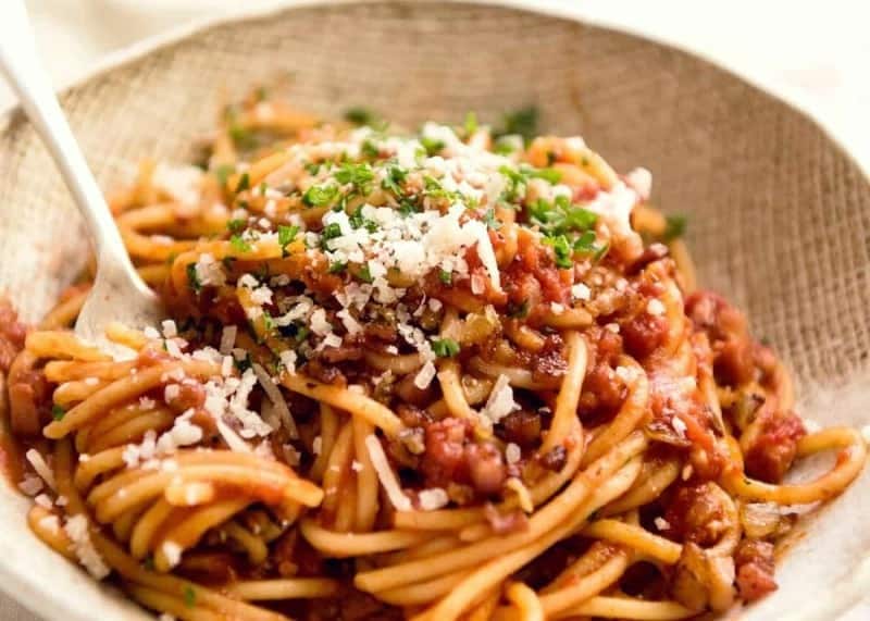 Bacon, basil and tomato pasta with cheese