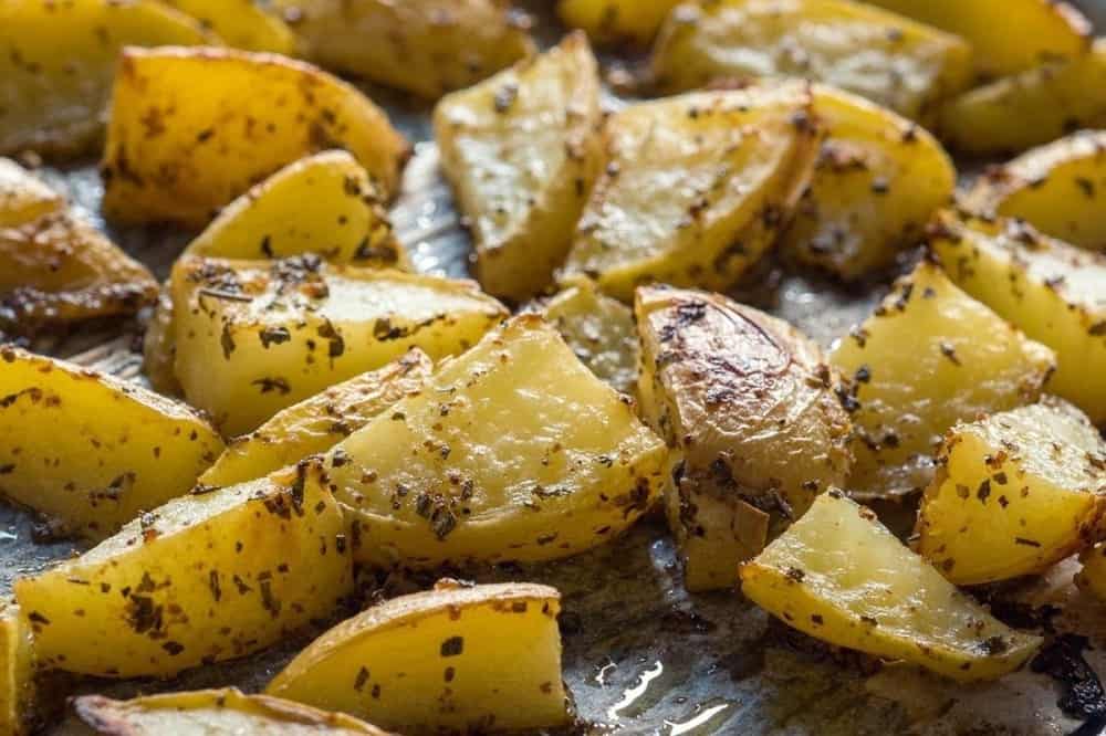 Baked lemon potatoes